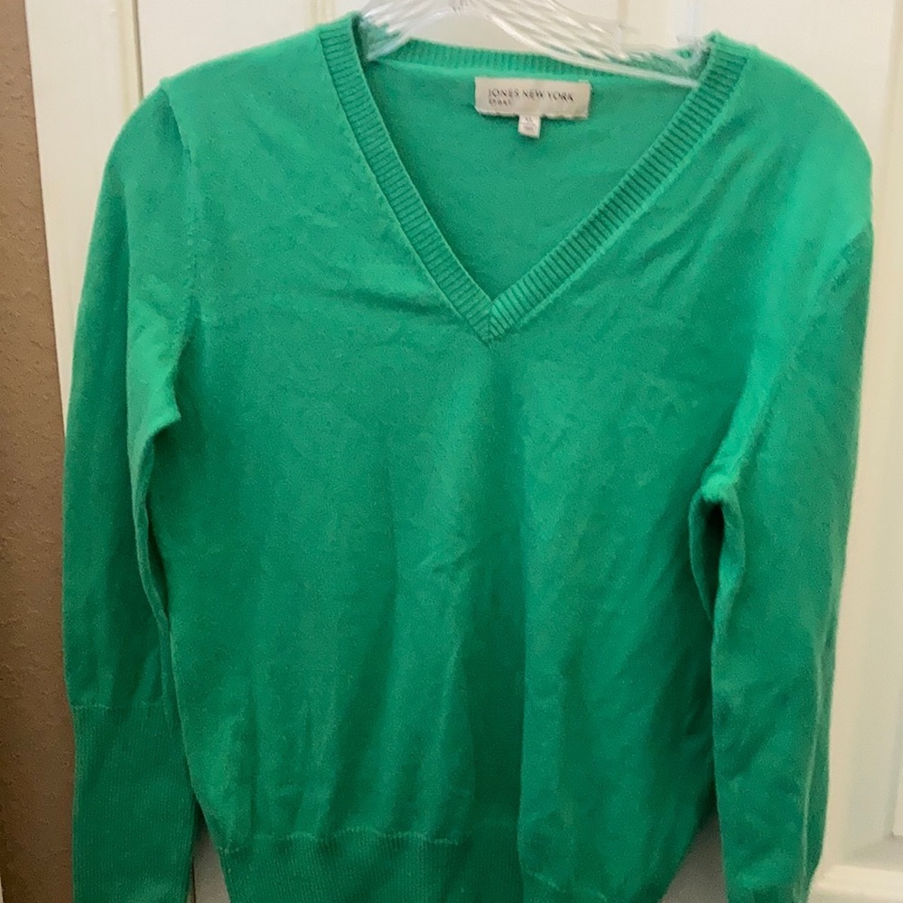 FINAL MARKDOWN Jones New York sport v neck sweater xl